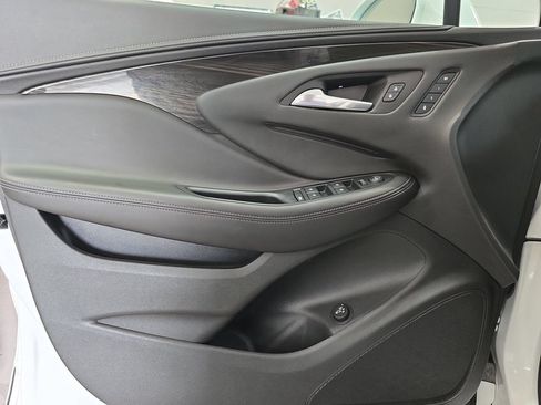 Used 2020 Buick Envision Essence FWD image 29