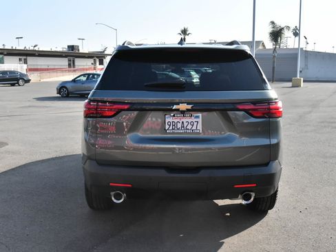 Used 2022 Chevrolet Traverse LT image 7