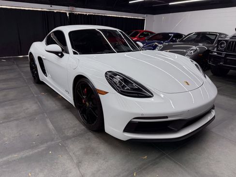 Used 2018 Porsche 718 Cayman GTS image 9