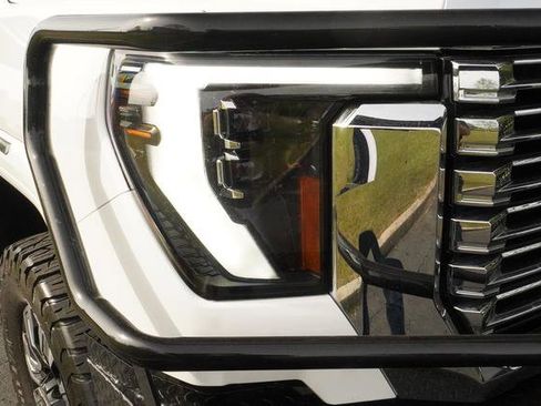 Used 2024 GMC Sierra 2500 Denali w/ Denali Reserve Package AWD/4WD image 39