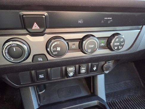 Used 2019 Toyota Tacoma SR5 image 10