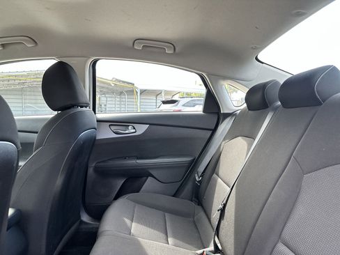 Used 2021 Kia Forte LXS FWD image 22