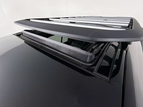Used 2023 Land Rover Defender 130 X-Dynamic SE AWD/4WD image 23