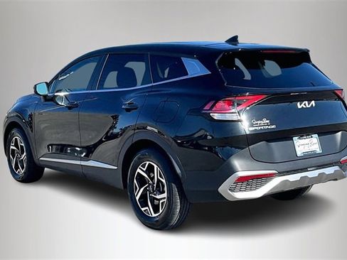 Used 2024 Kia Sportage LX image 4