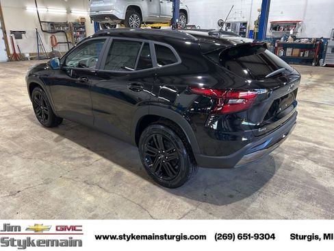 New 2026 Chevrolet Trax ACTIV w/ Sunroof Package image 7