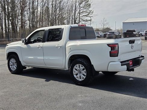 Used 2023 Nissan Frontier SV w/ SV Convenience Package image 3