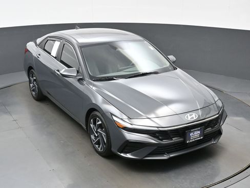 Certified 2024 Hyundai Elantra SEL w/ Convenience Package FWD image 39