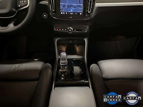 Used 2025 Volvo XC40 B5 Plus image 13