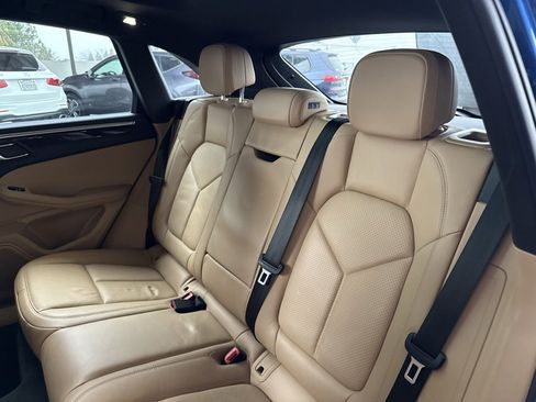 Used 2018 Porsche Macan Sport Edition image 14