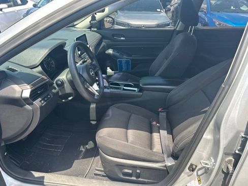 Used 2024 Nissan Altima 2.5 SV FWD image 20