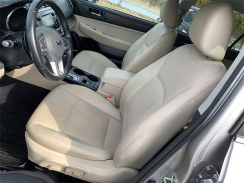 Used 2016 Subaru Outback 2.5i Limited image 18