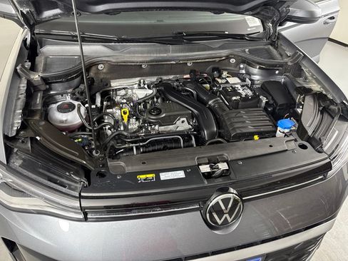 Used 2025 Volkswagen Taos SE AWD/4WD image 35