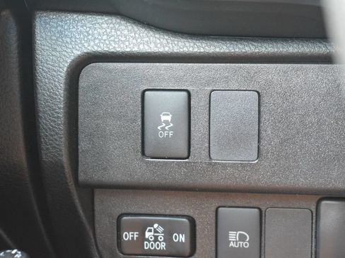 Used 2021 Toyota Tacoma SR AWD/4WD image 17
