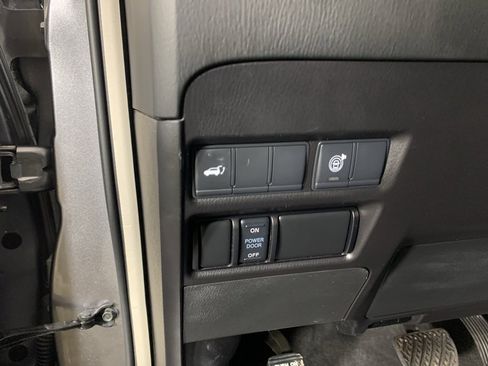 Used 2021 Nissan Armada SL w/ Captain's Chairs Package image 16