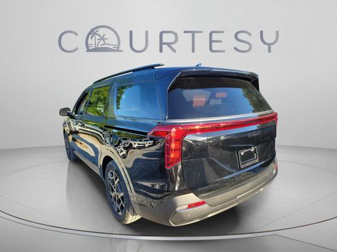 New 2027 Kia Carnival SX w/ Dark Edition Package FWD image 2