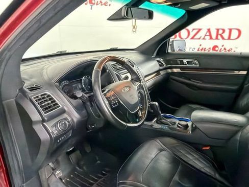 Used 2017 Ford Explorer Platinum AWD/4WD image 12