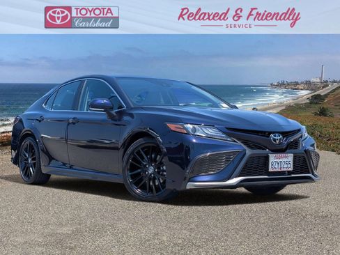 Used 2022 Toyota Camry XSE FWD image 1
