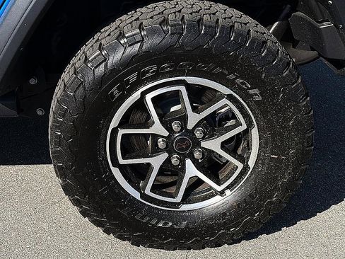 Used 2025 Jeep Wrangler Unlimited Rubicon AWD/4WD image 6