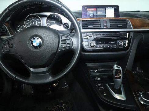Used 2018 BMW 320i Sedan RWD image 32
