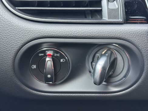 New 2025 Porsche Macan image 32