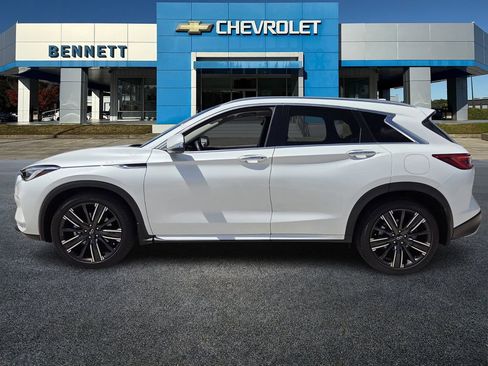 Used 2023 INFINITI QX50 Sensory AWD/4WD image 3