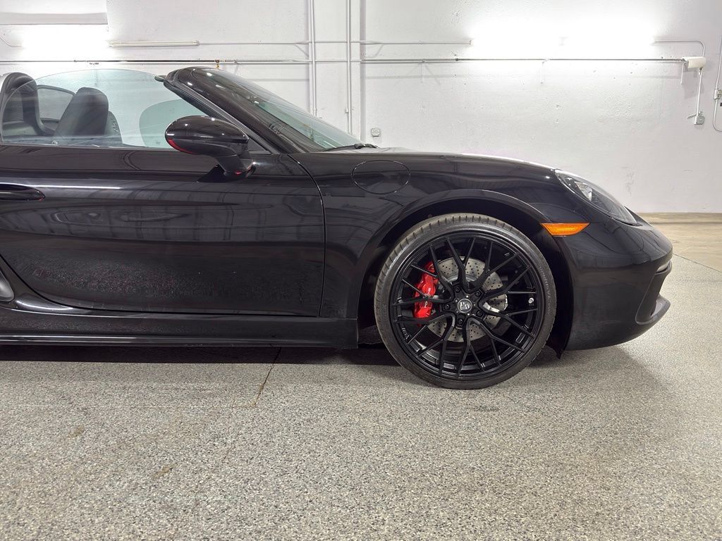Used 2018 Porsche 718 Boxster RWD image 4