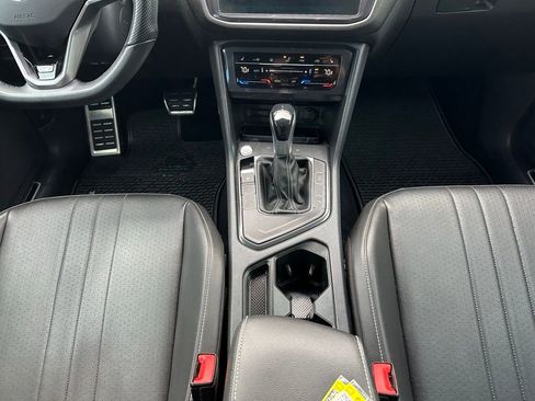 Used 2022 Volkswagen Tiguan SE R-Line FWD image 22