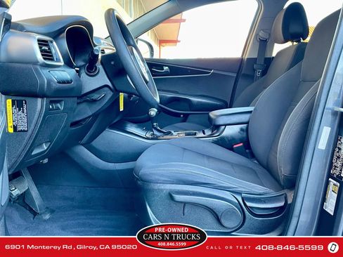 Used 2016 Kia Sorento FWD image 7