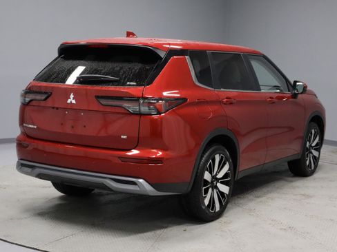 New 2025 Mitsubishi Outlander SE image 8