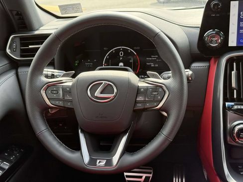 Used 2025 Lexus LX 700h F Sport AWD/4WD image 9