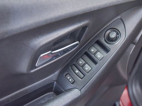 Used 2016 Chevrolet Trax LT w/ LT Convenience Package image 13