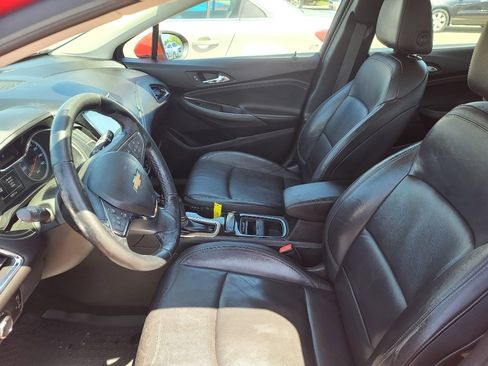 Used 2017 Chevrolet Cruze Premier w/ Enhanced Convenience Package FWD image 8