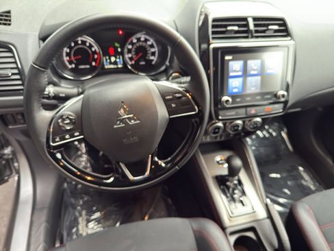 Used 2025 Mitsubishi Outlander Sport AWD image 19