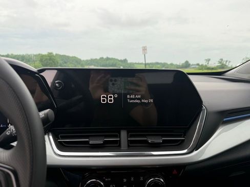 New 2026 Chevrolet Trax LT FWD image 34