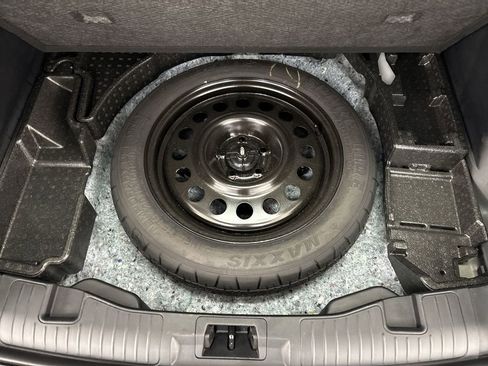 Used 2024 Ford Escape Platinum image 25