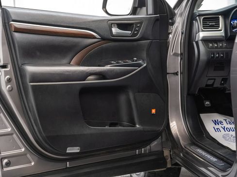 Used 2016 Toyota Highlander Limited Platinum AWD/4WD image 40