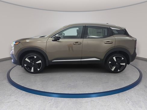 New 2026 Nissan Kicks SR FWD image 8