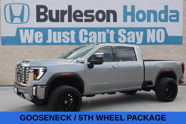 Used 2024 GMC Sierra 2500 Denali w/ Max Trailering Package AWD/4WD image 1