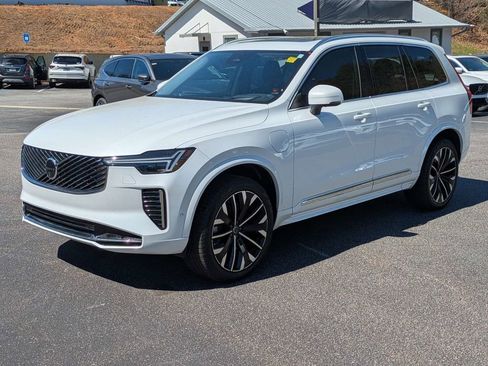 Used 2025 Volvo XC90 T8 Ultra w/ Protection Package Premier image 2