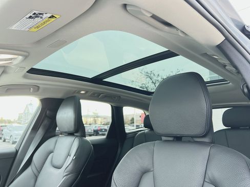 Used 2023 Volvo XC60 B5 Plus w/ Climate Package image 24