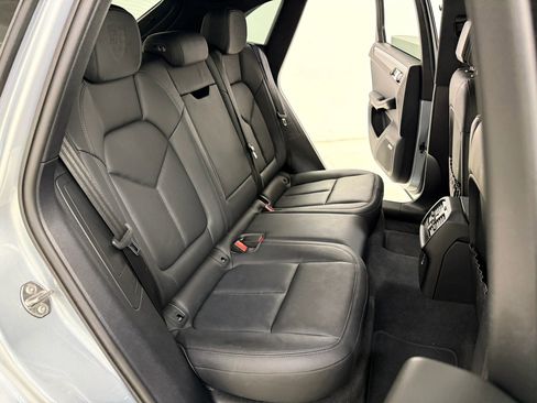 Used 2020 Porsche Macan S image 19