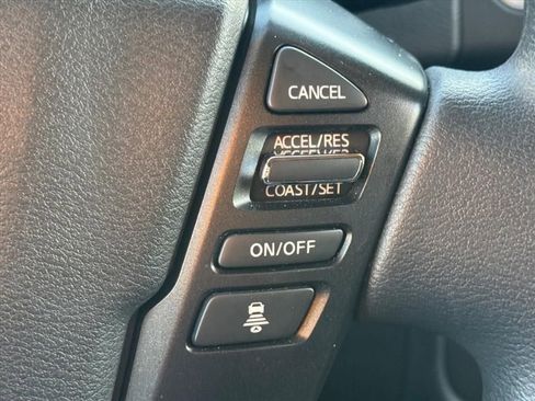 Used 2023 Nissan Frontier SV w/ Technology Package RWD image 17