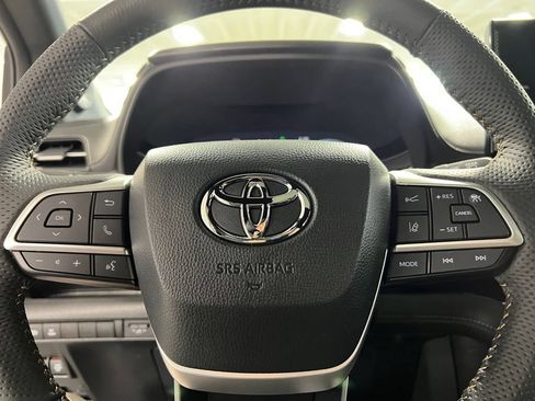 New 2026 Toyota Sienna XLE Woodland Edition AWD/4WD image 31
