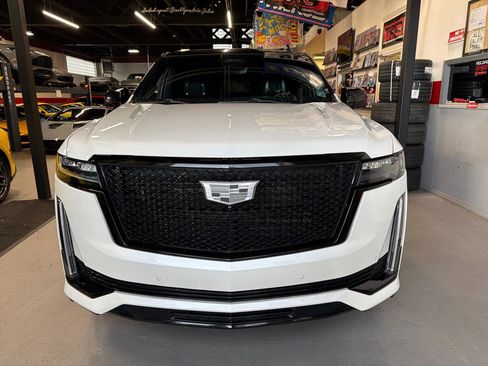 Used 2022 Cadillac Escalade ESV Sport Platinum w/ LPO, Floor Liner Package image 2