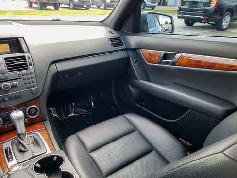 Used 2011 Mercedes-Benz C 300 4MATIC Sedan image 24