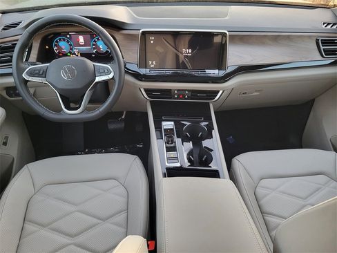 New 2026 Volkswagen Atlas SE image 5