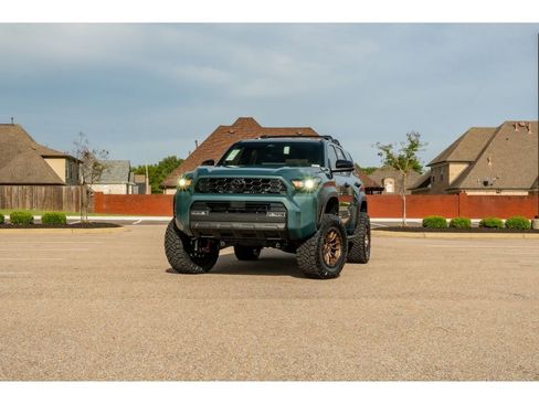New 2026 Toyota 4Runner TRD Off-Road Premium AWD/4WD image 1