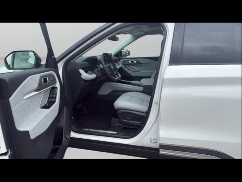 New 2026 Ford Explorer Platinum AWD/4WD image 21