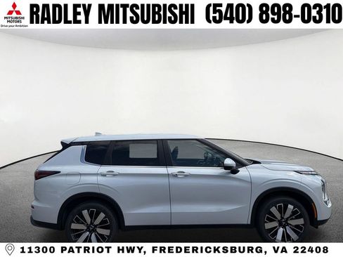 New 2026 Mitsubishi Outlander SE image 19