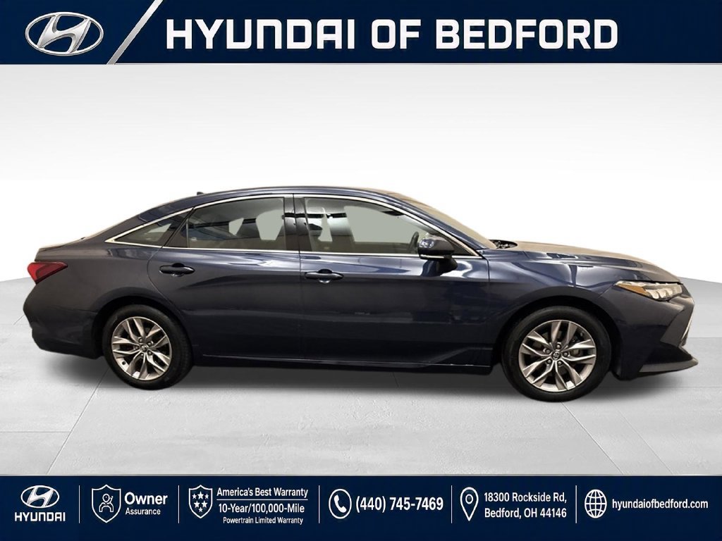 Used 2019 Toyota Avalon XLE w/ Moonroof Package FWD image 4